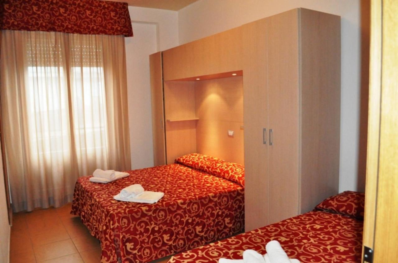 Hotel Mimosa Белларія-Іджеа-Марина Номер фото