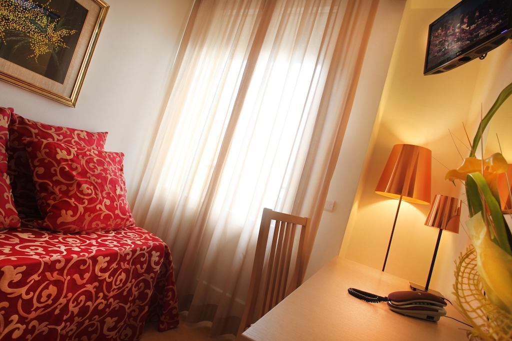 Hotel Mimosa Белларія-Іджеа-Марина Екстер'єр фото