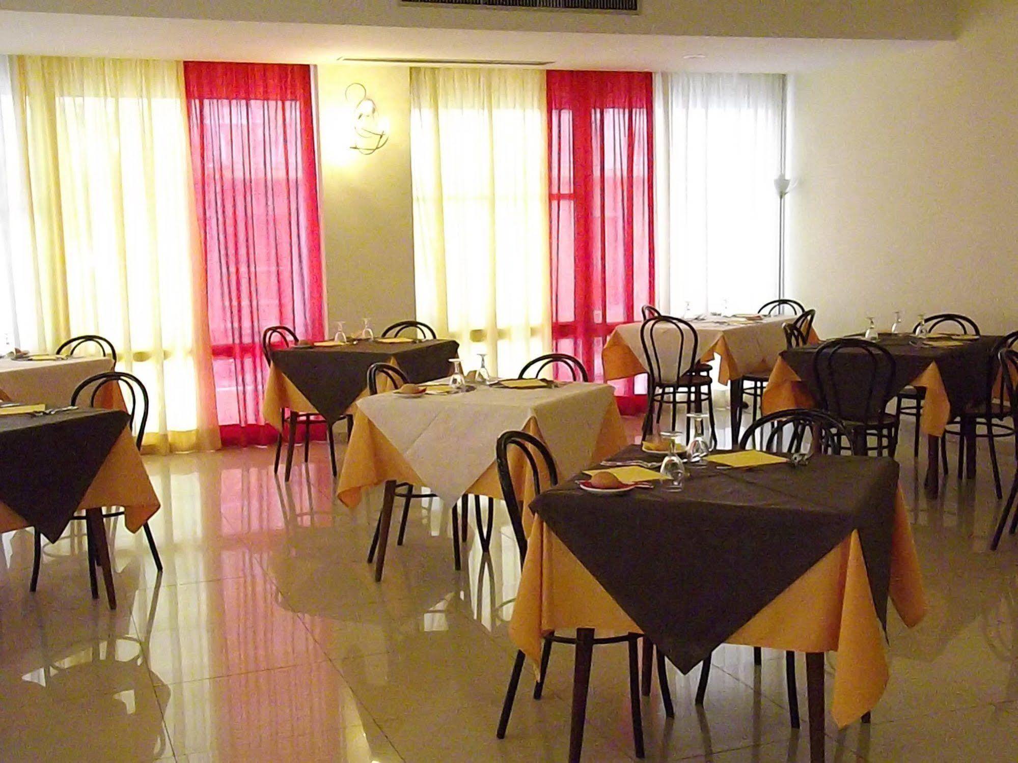 Hotel Mimosa Белларія-Іджеа-Марина Екстер'єр фото