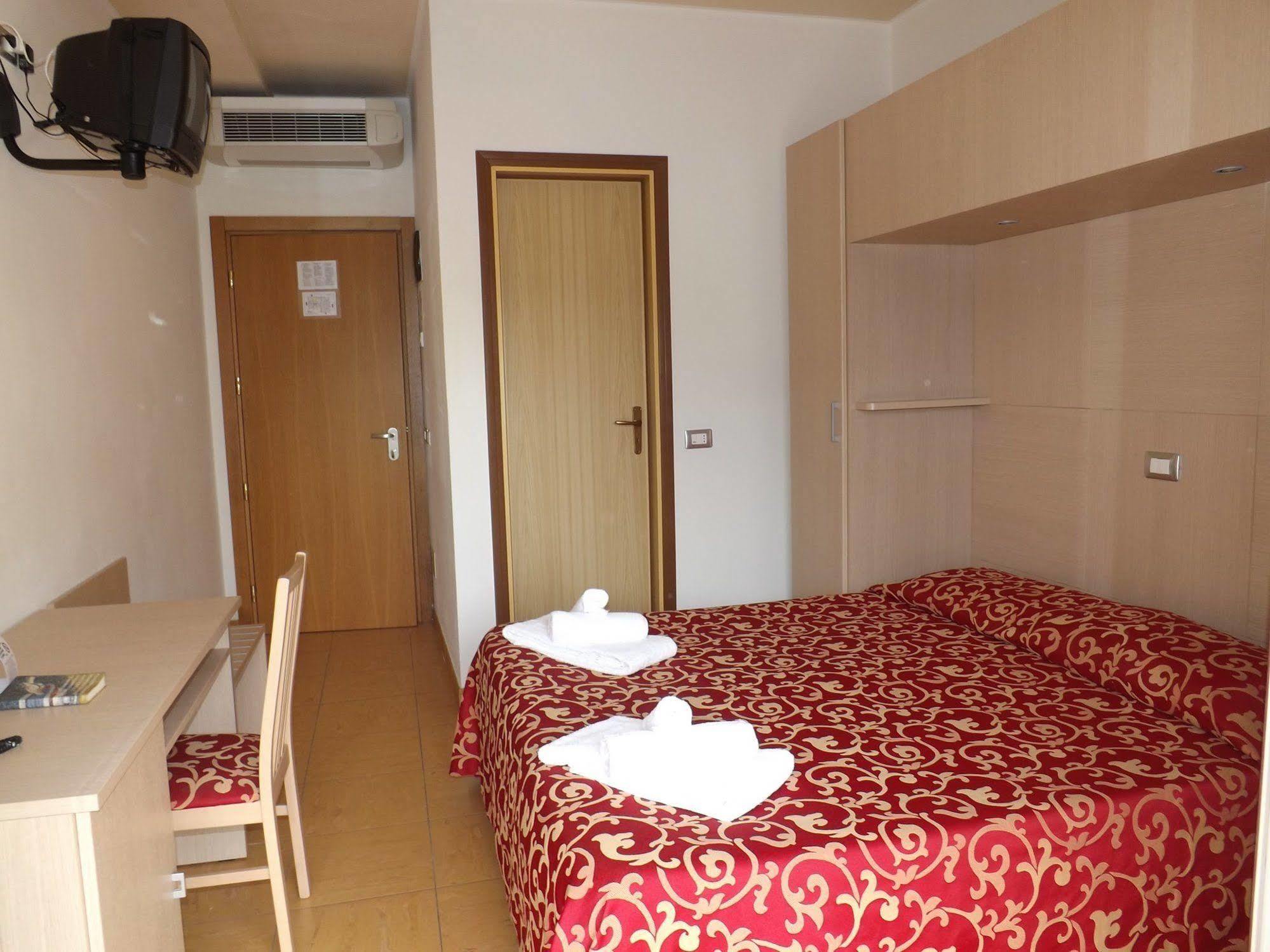 Hotel Mimosa Белларія-Іджеа-Марина Екстер'єр фото
