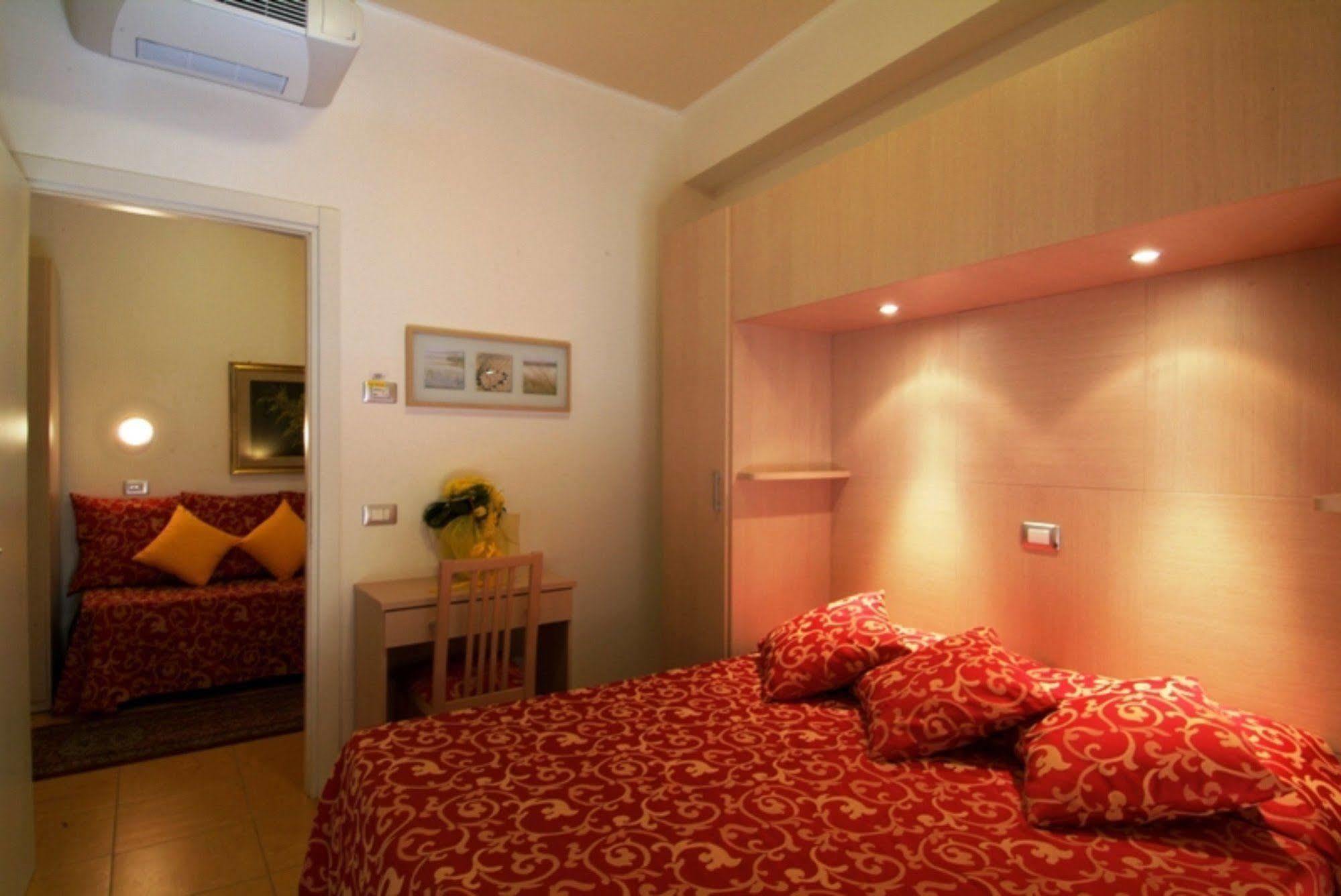 Hotel Mimosa Белларія-Іджеа-Марина Екстер'єр фото