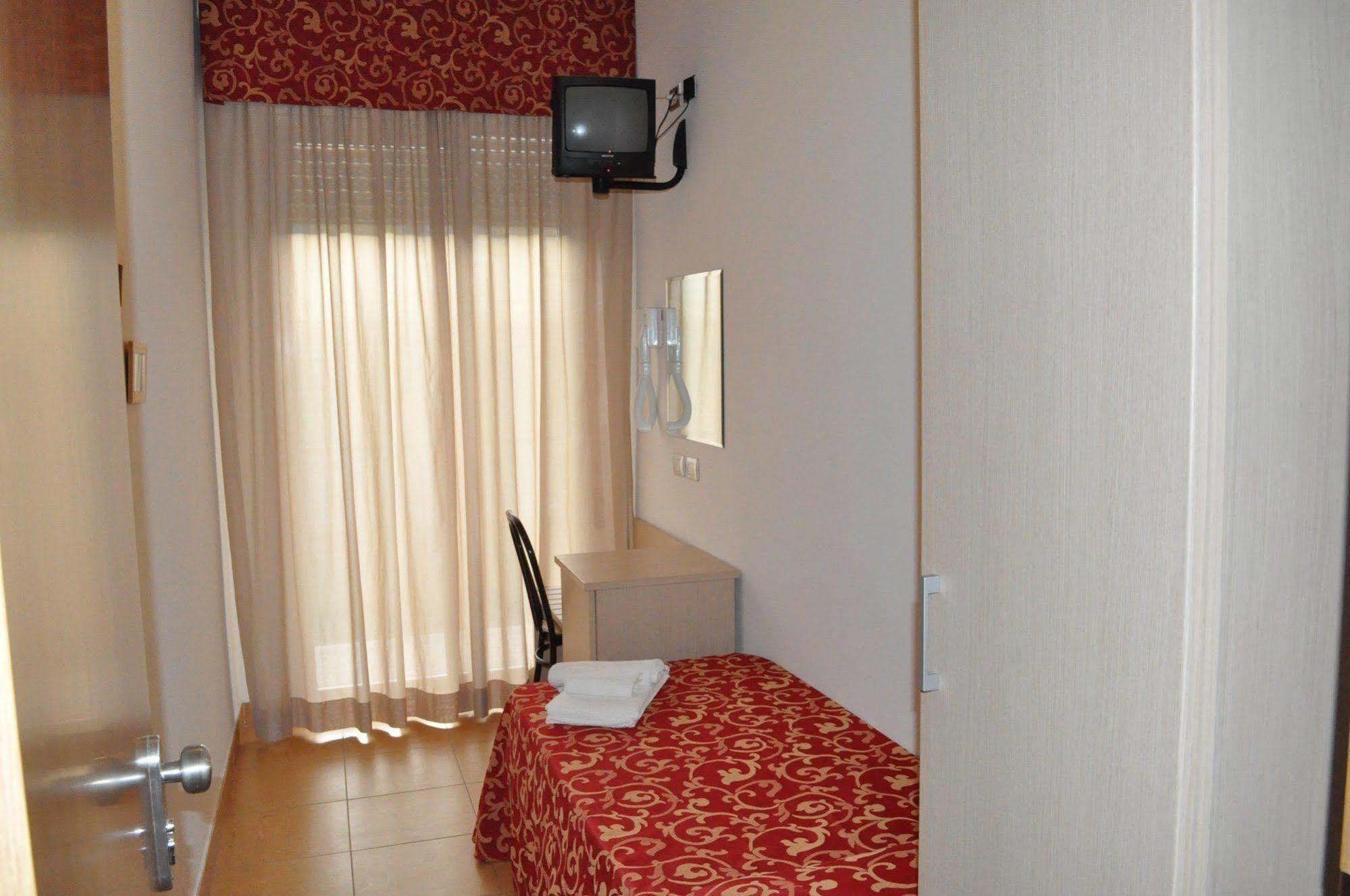 Hotel Mimosa Белларія-Іджеа-Марина Екстер'єр фото