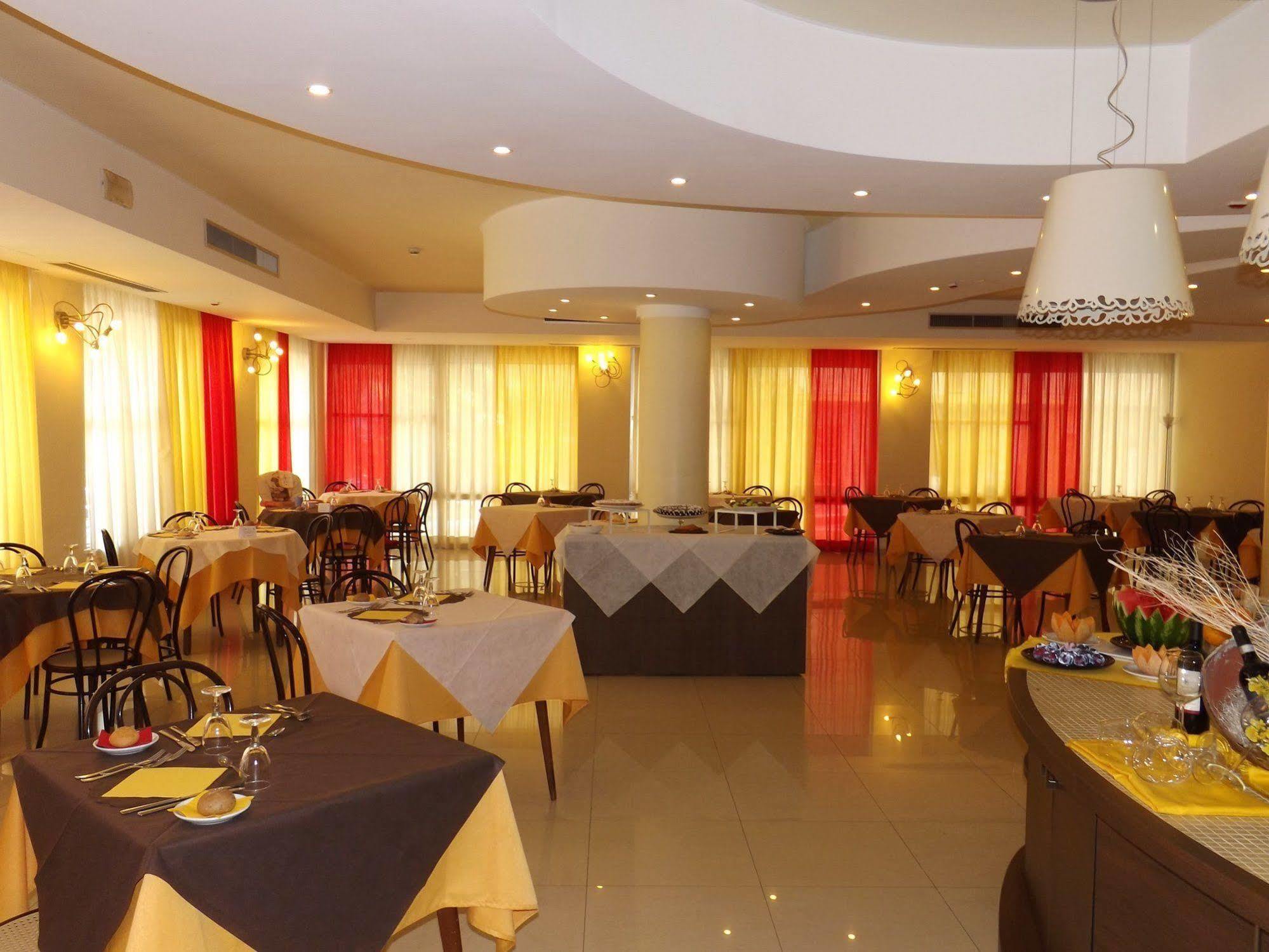 Hotel Mimosa Белларія-Іджеа-Марина Екстер'єр фото