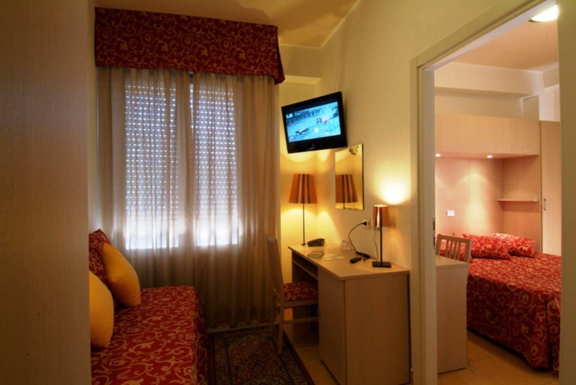 Hotel Mimosa Белларія-Іджеа-Марина Екстер'єр фото